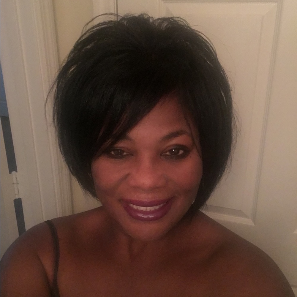 Meet your Posher, Valerie